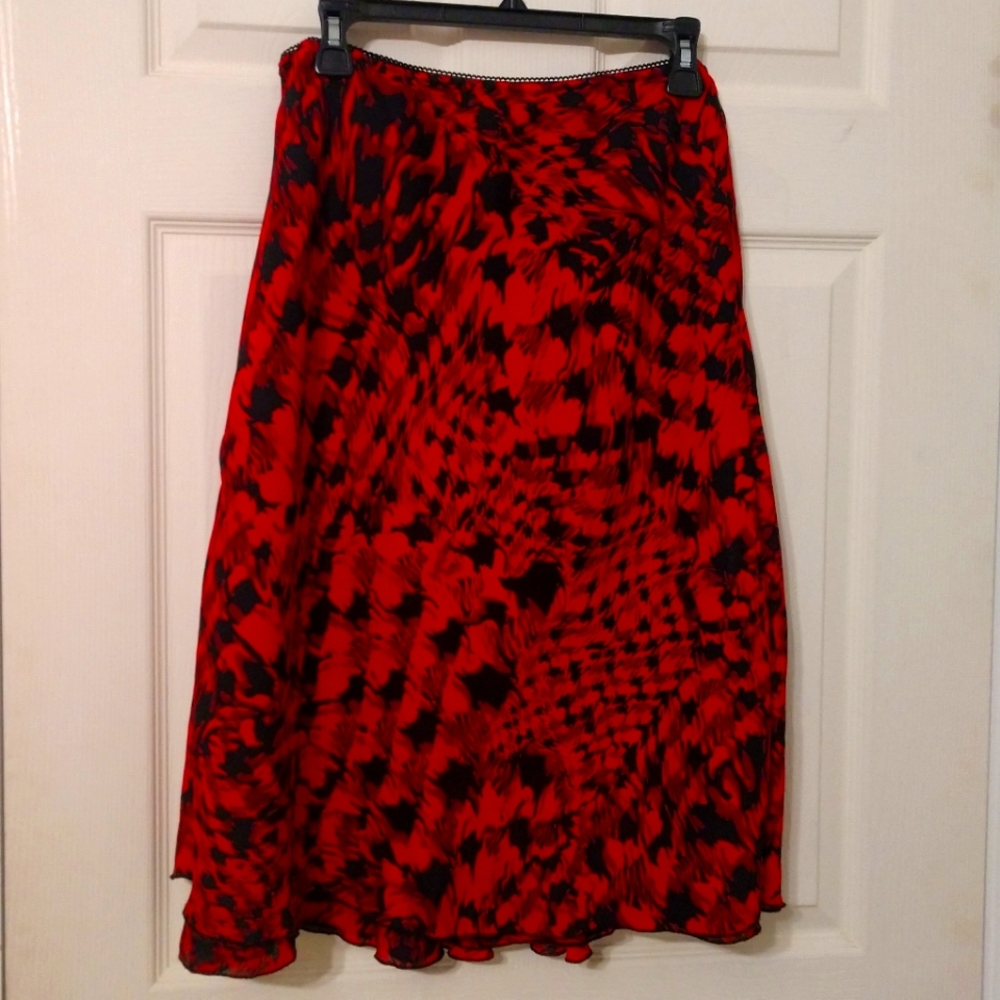 Studio V Red and Black Pull On Skirt large